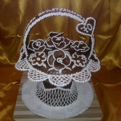 35.000 Ft   2,5 kg grillázs kosár rózsákkal alul hálós diszitéssel