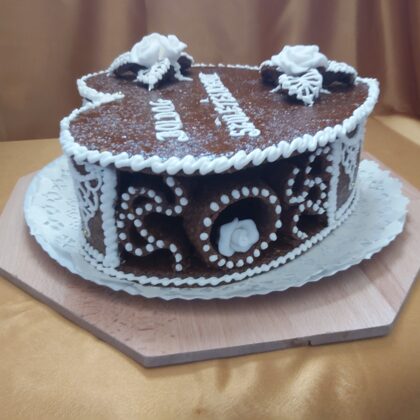 sziv torta 2kg : 28.000 Ft