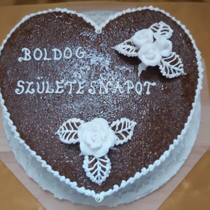 28.000 Ft  2KG sziv torta