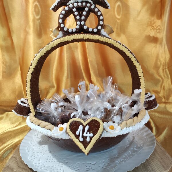 21.000 Ft/ 1 db üres kínáló grillázs kosár. Bármi tehető bele, akár celofánba csomagolt gr