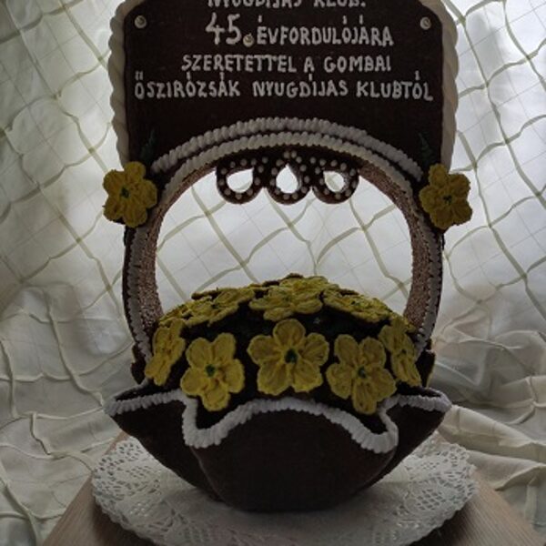 Sárga Réti Boglárka virággal telis-teli grillázs kosár. 20.000 Ft Bármilyen felirat vagy a