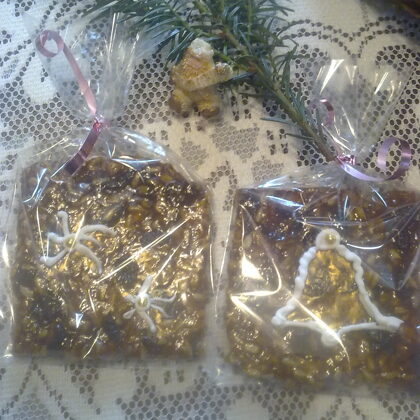 800 Ft/ db aszalt gyümölccsel 3 magvag tallér