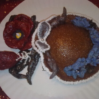 14.000 Ft   kalap búzavirággal díszitve. 1kg grillázs