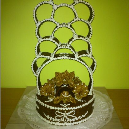 42.000 Ft  eskuvore---3kg középen szezámos virággal 12 db félrörívvel