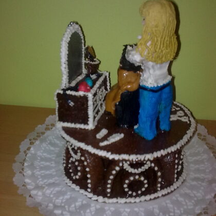 35.000 Ft  fodrasz-holgynek-keszult-grillázsból. 2,5 kg