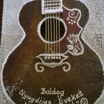 gitar-4-kg 56.000 Ft  