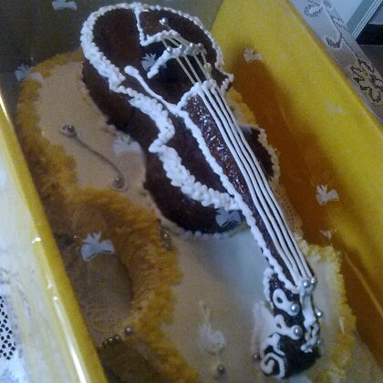 30.800 Ft  2,2 kg ilyet-kapnak-a-muzsikus-lelkek-GRILLÁZS HEGEDŰ