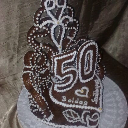 2,8 kg  50 . szülinapi torta  39.200 Ft