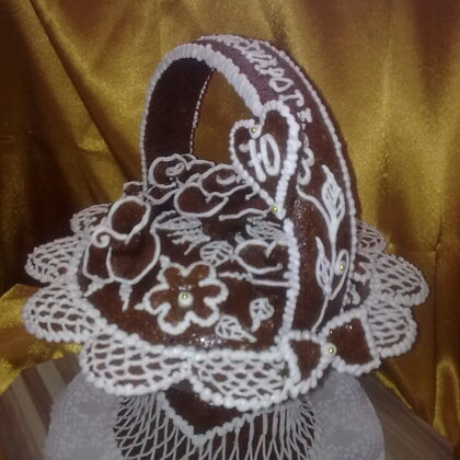 35.000 Ft   2,5 kg grillázs kosár rózsákkal alul hálós diszitéssel