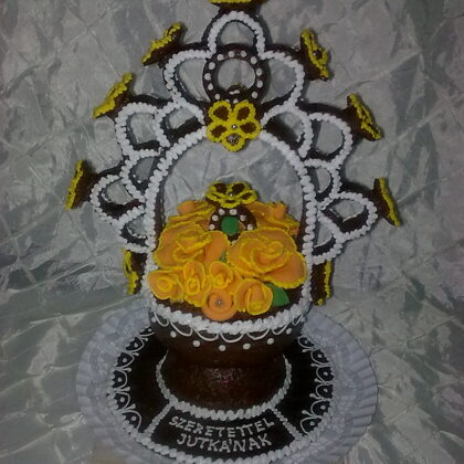 35.000 Ft  2,5 kg sárga virágos névnapra (más szinnel és felirattal is lehet)