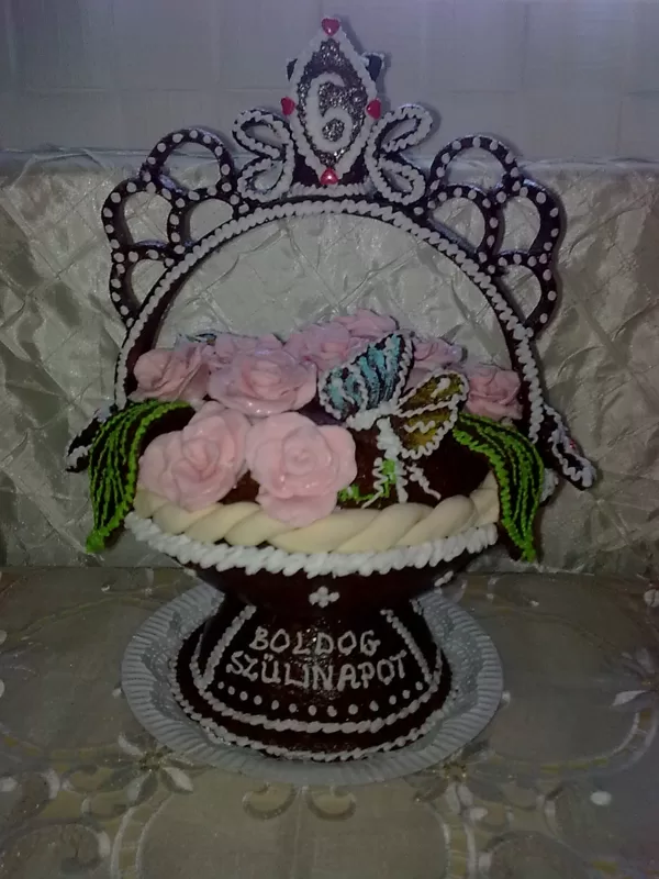 3,1 kg 2 db szines lepkével rózsaszin fondant rózsákkal szülinapra   49.600 Ft 