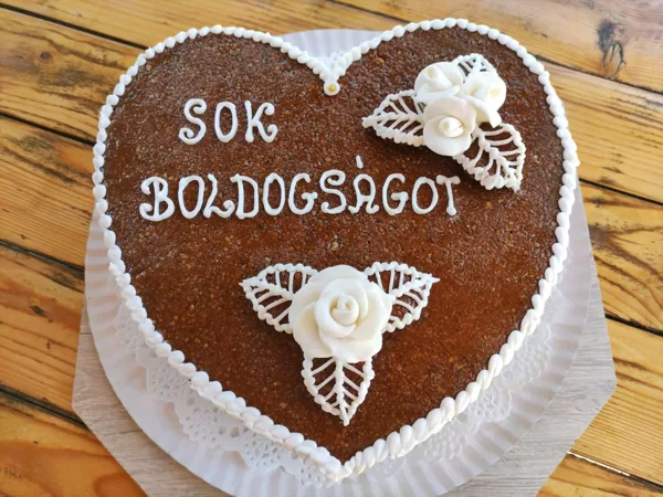 sziv torta 2 kg 32.000 Ft 
