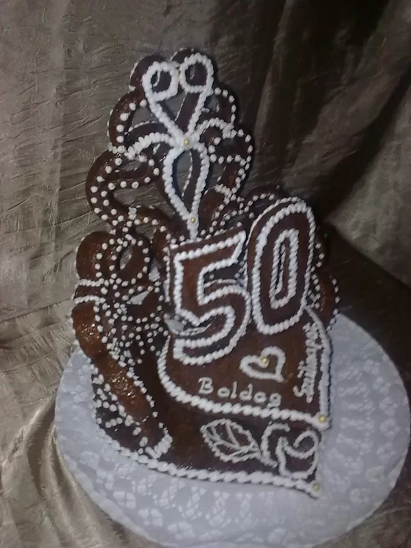 2,8 kg  50 . szülinapi torta 44.800 Ft